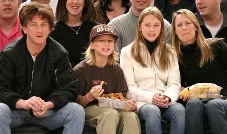 Robin Wright and Sean Penn with children