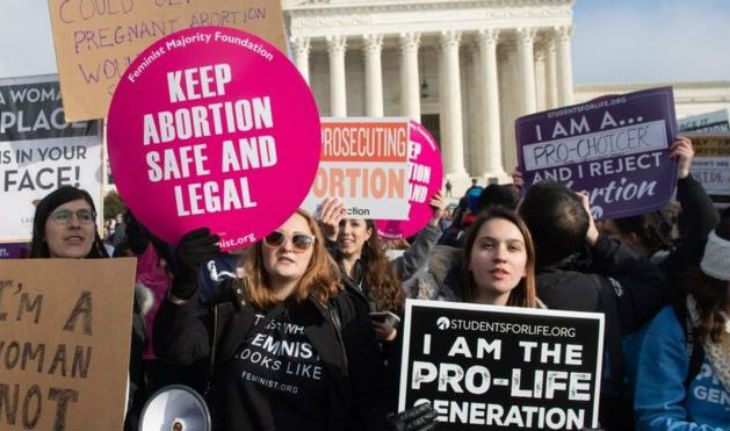 US rallies against abortion ban