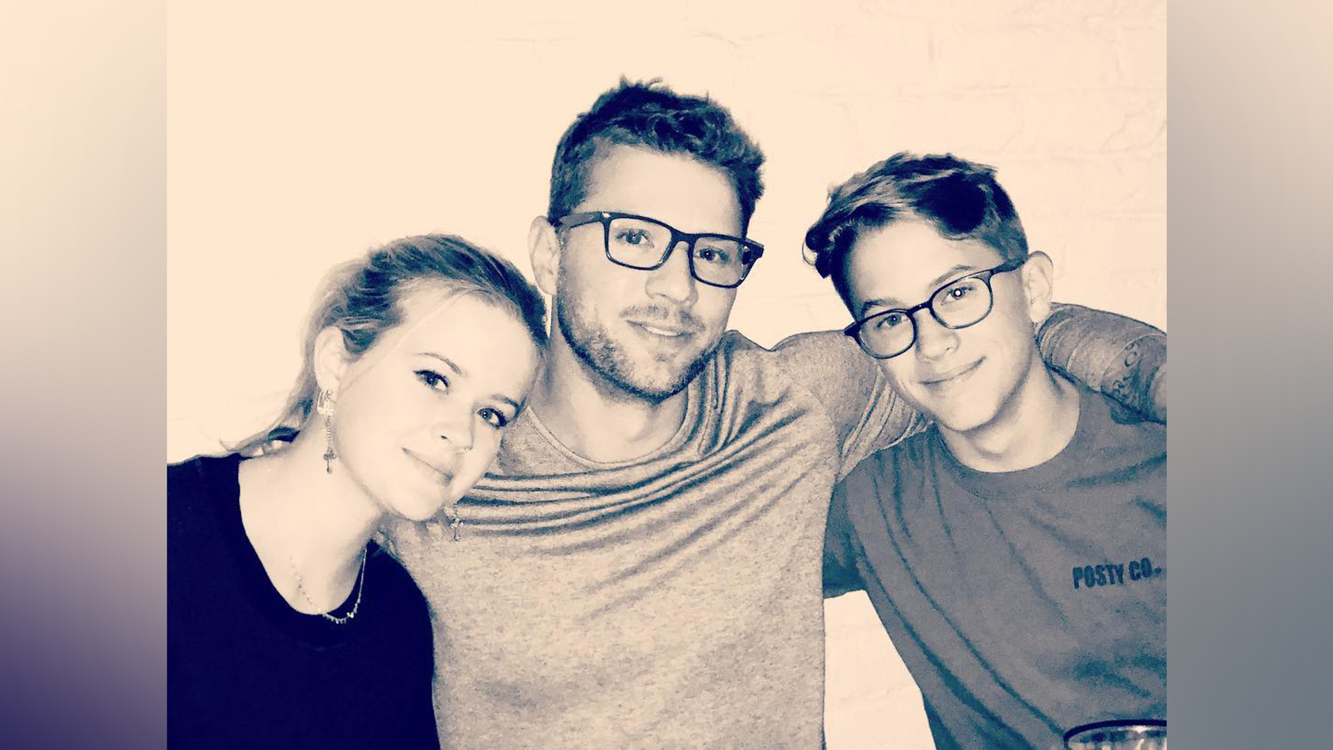 Ryan Phillippe with children by Reese Witherspoon