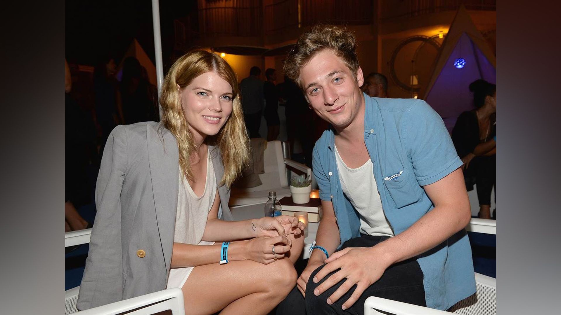 Jeremy Allen White and Emma Greenwell
