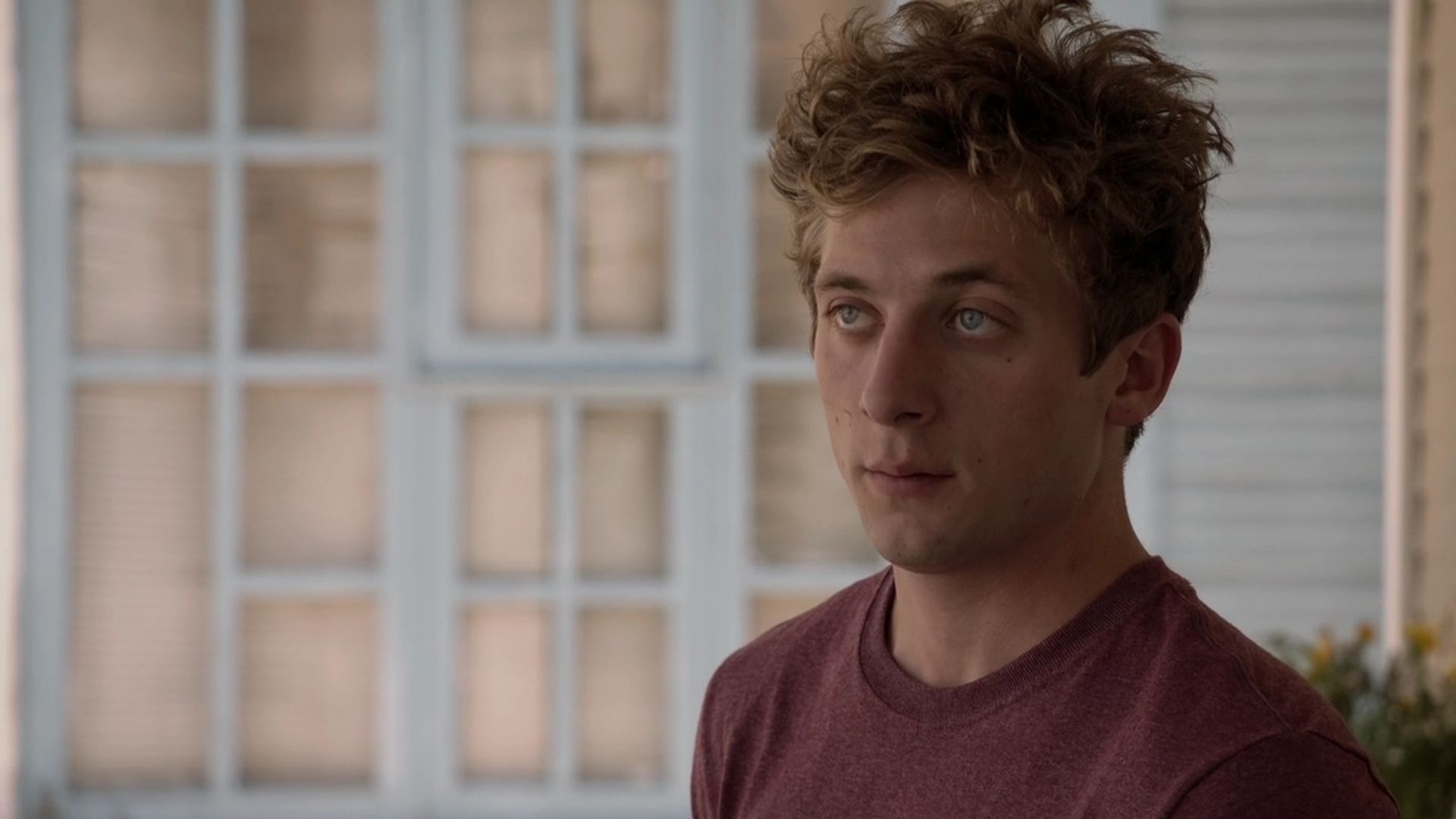 Jeremy Allen White in the series Shameless