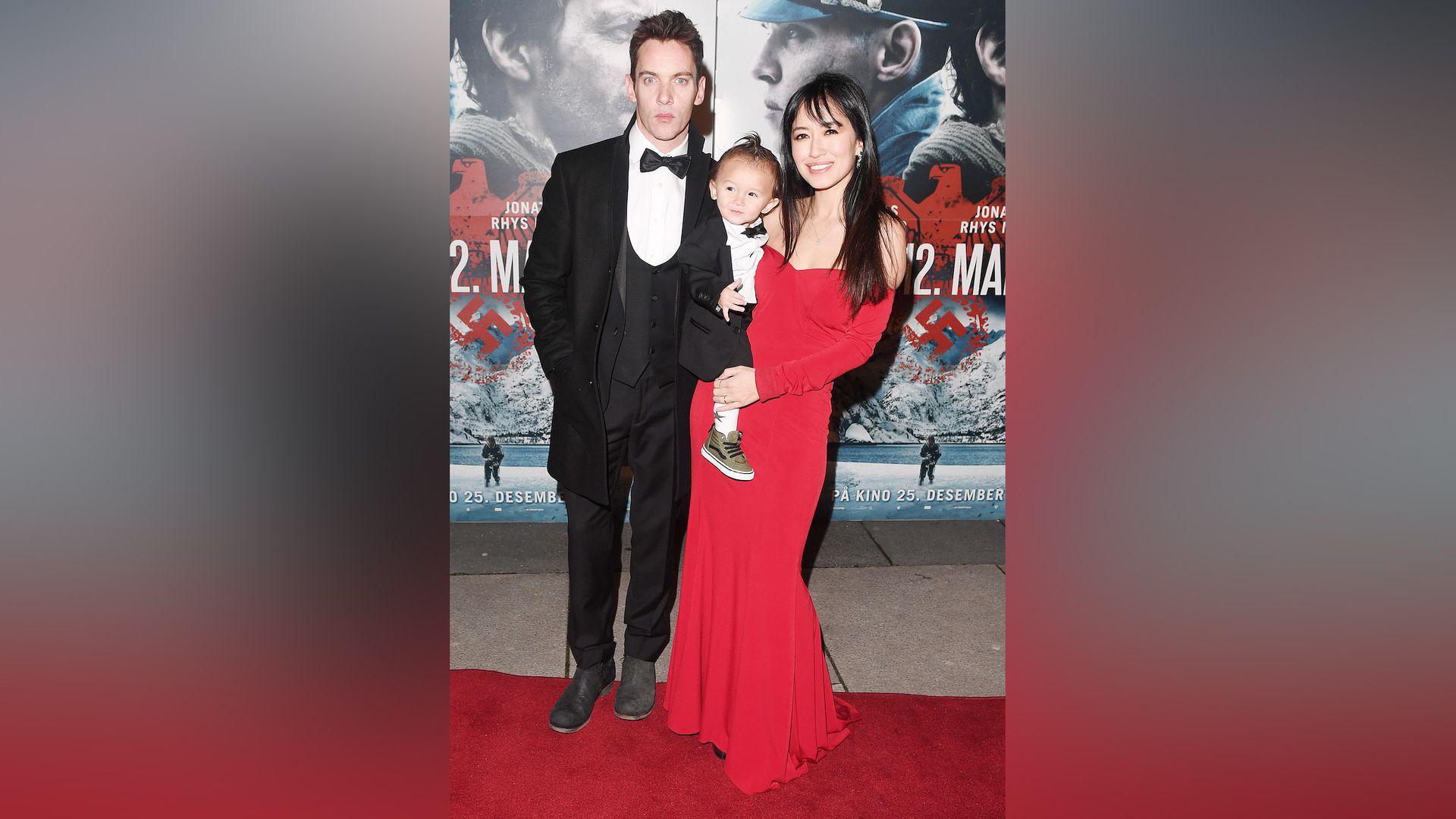 Jonathan Rhys Meyers with his wife and son
