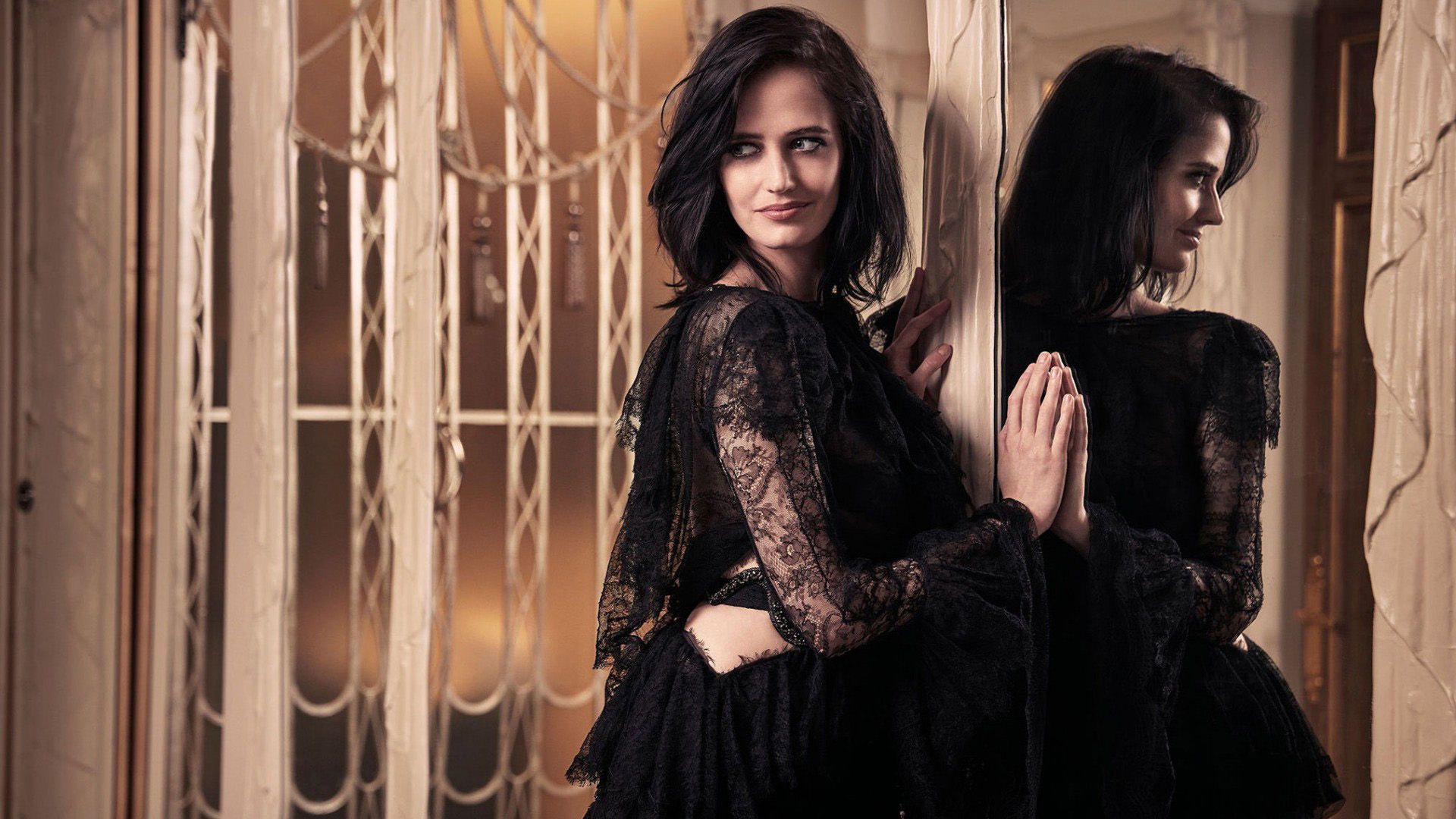 Actress Eva Green – Cancer by horoscope