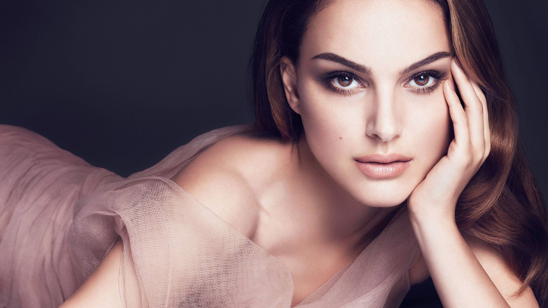 Actress Natalie Portman – Gemini Woman