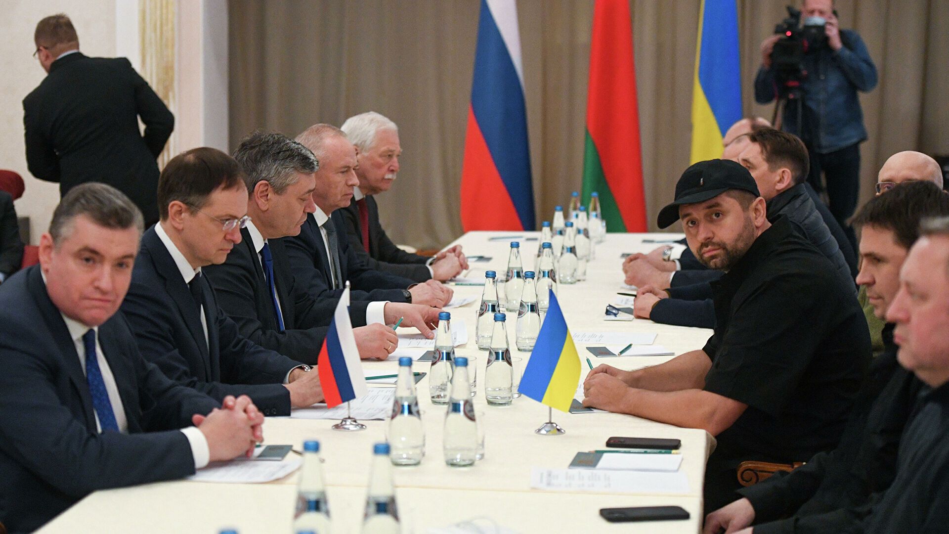 Russian and Ukrainian negotiations