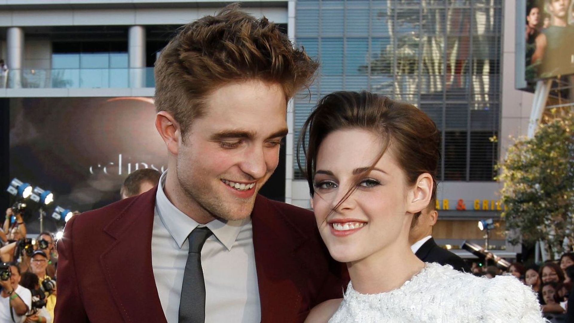 Robert Pattinson and Kristen Stewart