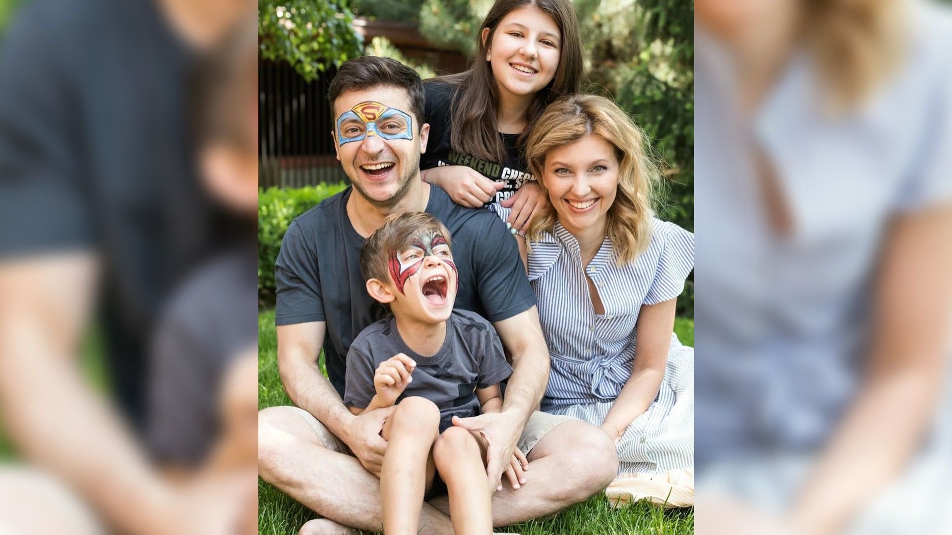 Volodymyr Zelenskiy with his wife and kids