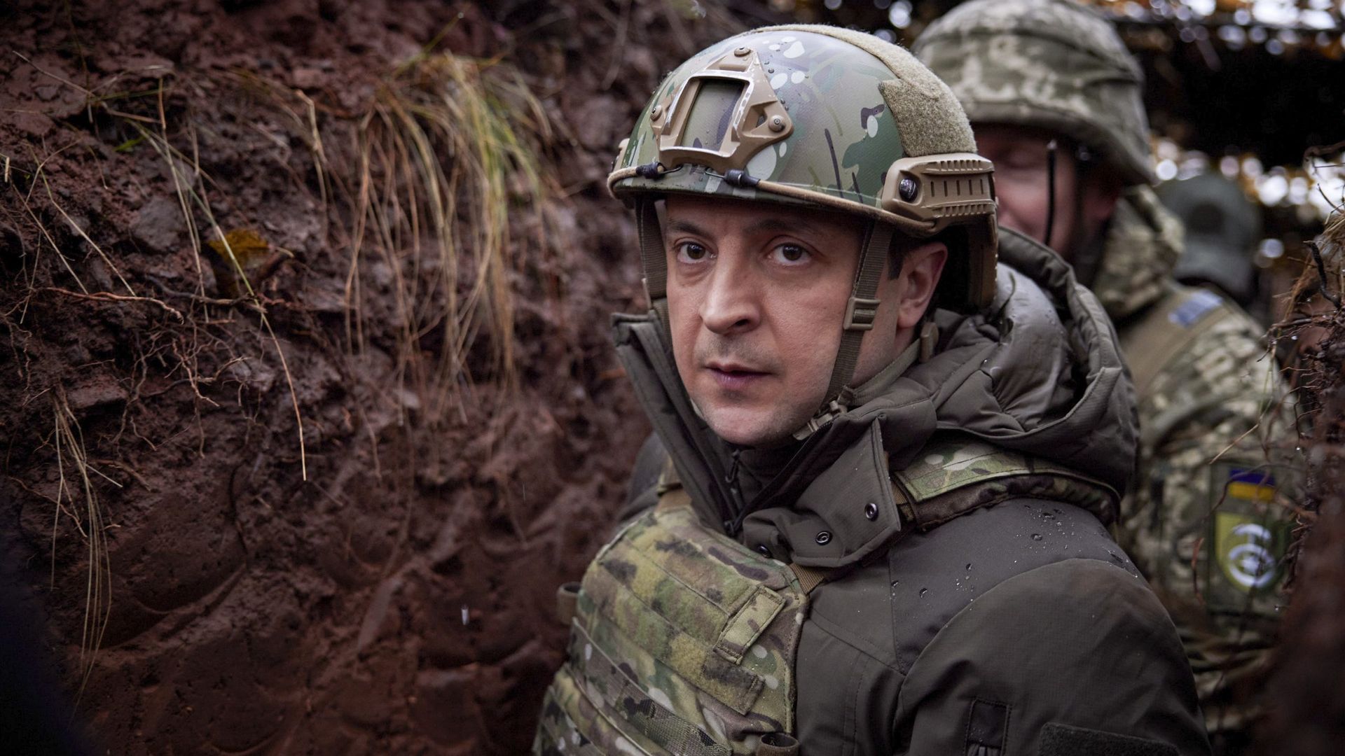 Zelenskiy enters battlefield in army clothes