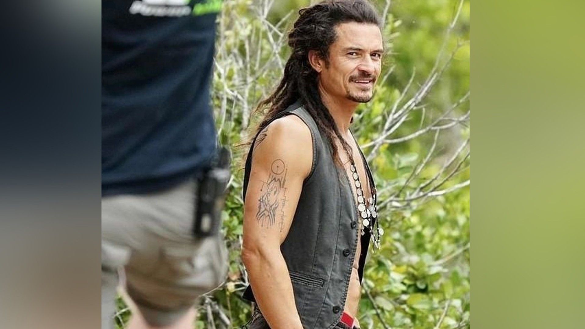 Orlando Bloom on the set of «Wizards»