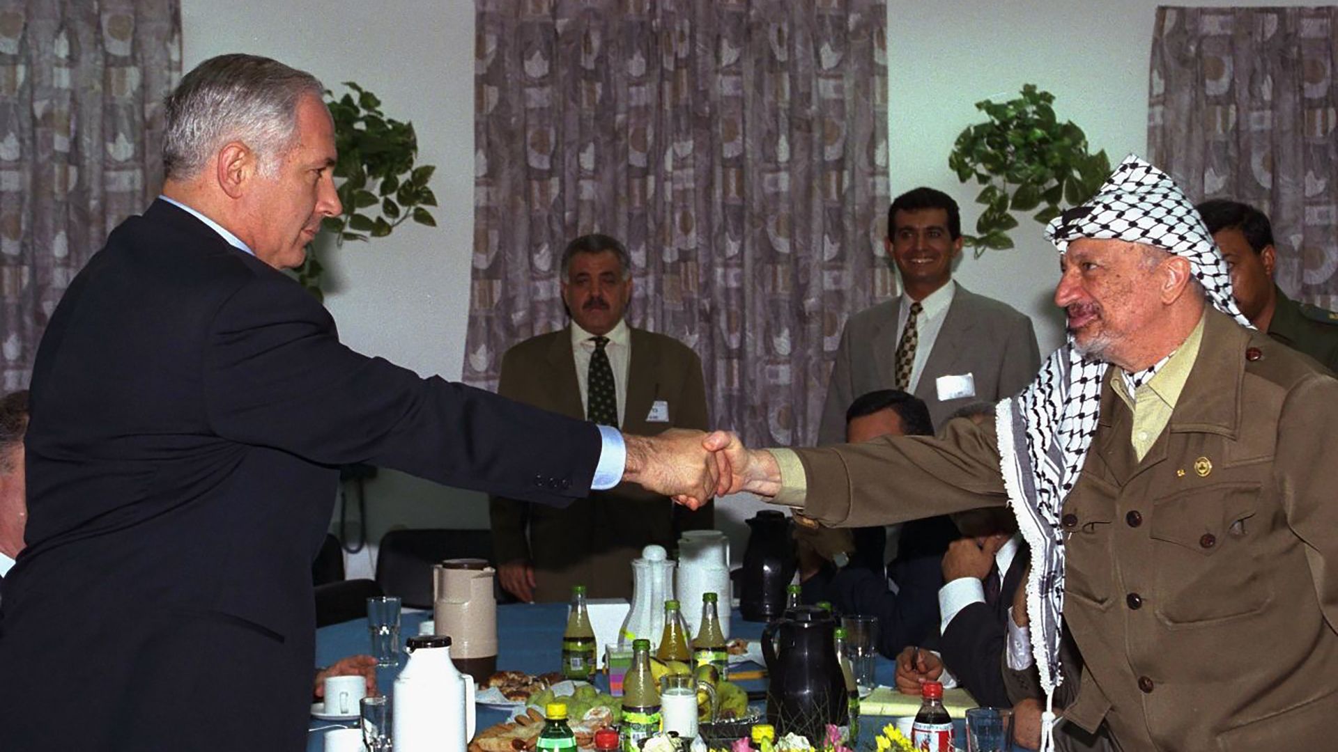 Benjamin Netanyahu and Yasser Arafat