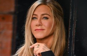 Jennifer Aniston Calls for Donations to Matthew Perry`s Foundation