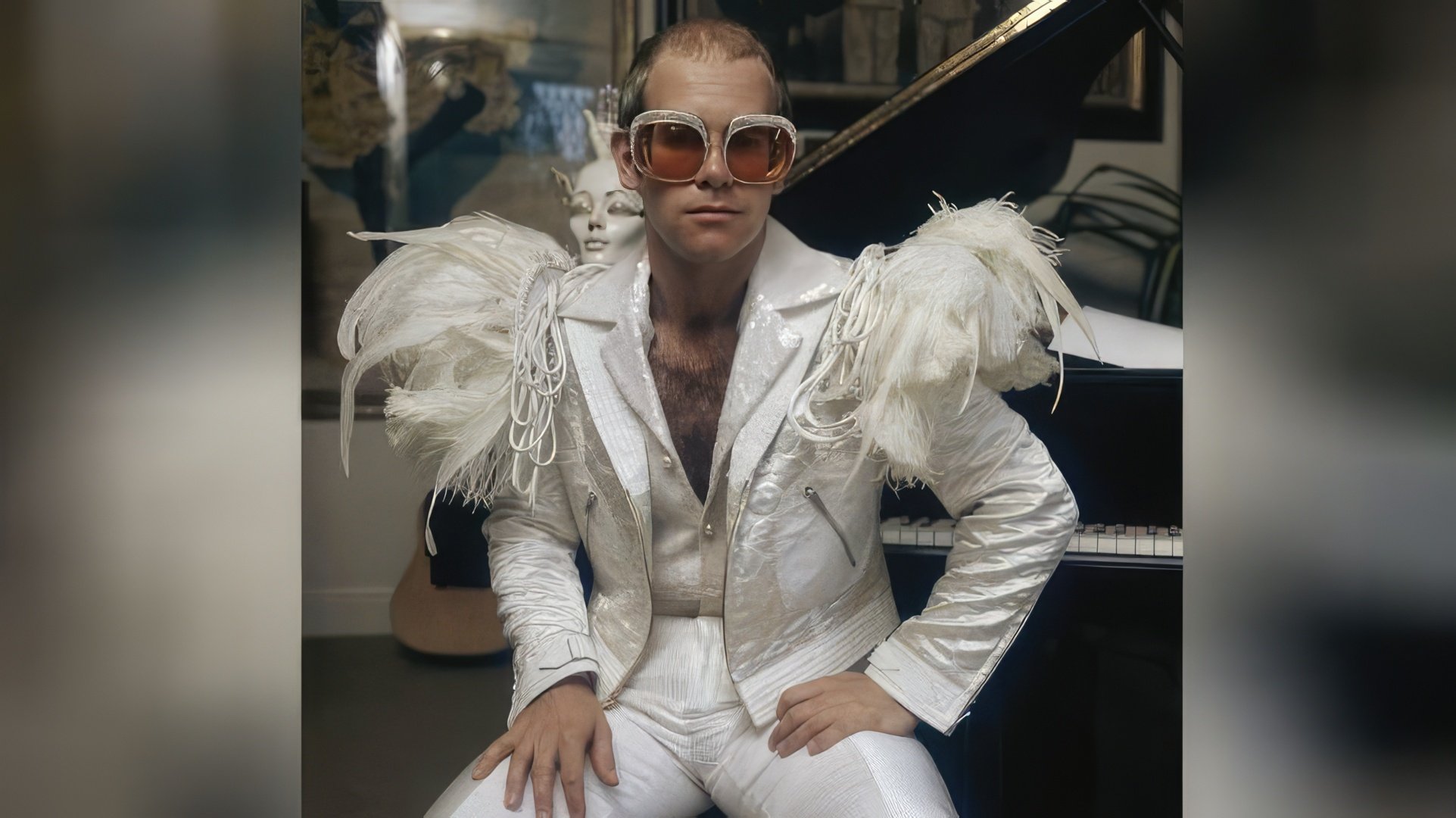 Elton had a difficult relationship with alcohol and drugs