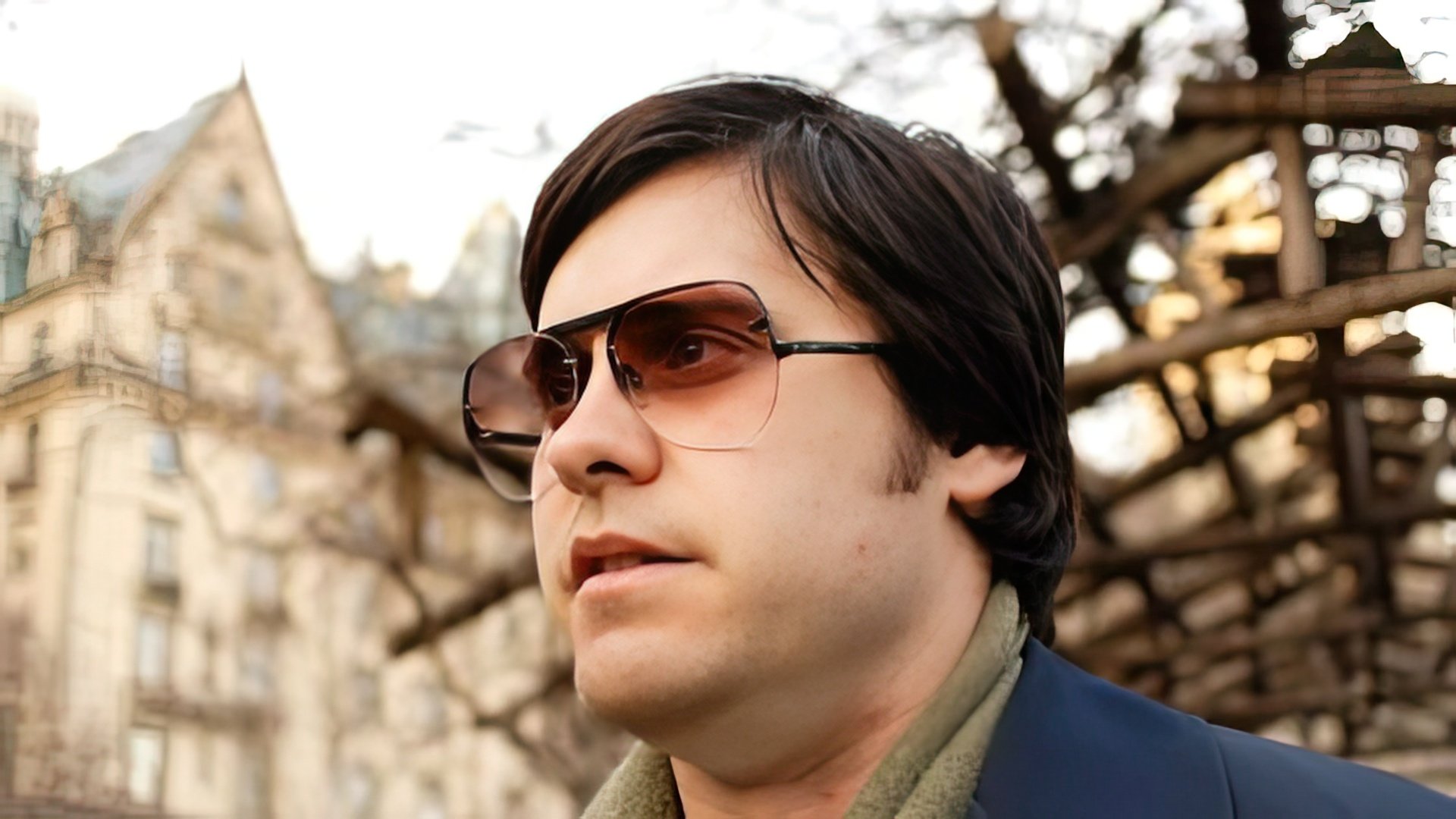 For the role of Mark Chapman, Jared Leto gained weight