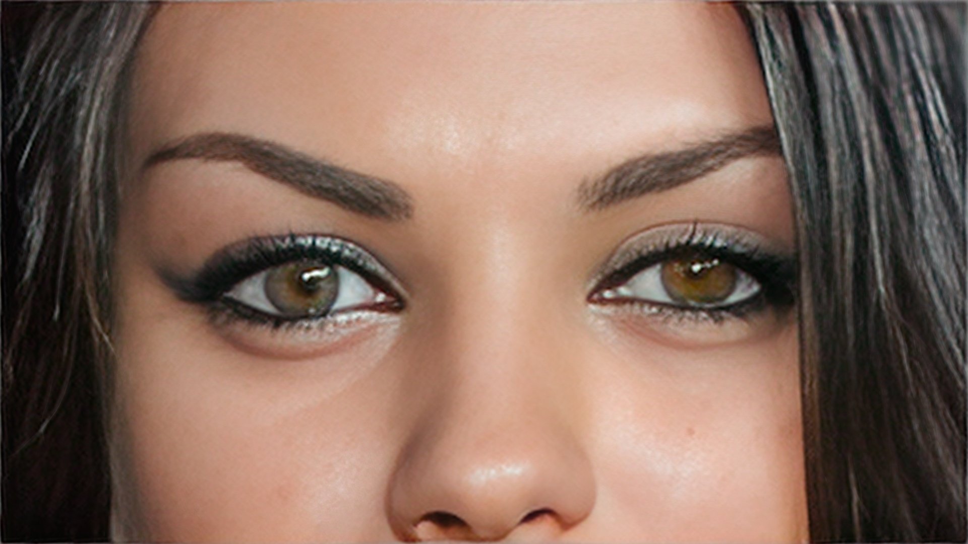 Mila Kunis has not pronounced heterochromia