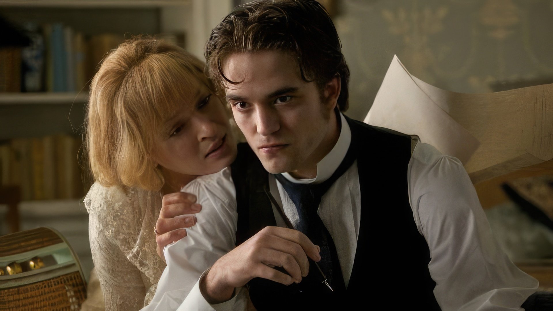 Robert Pattinson and Uma Thurman in the film "Bel Ami"