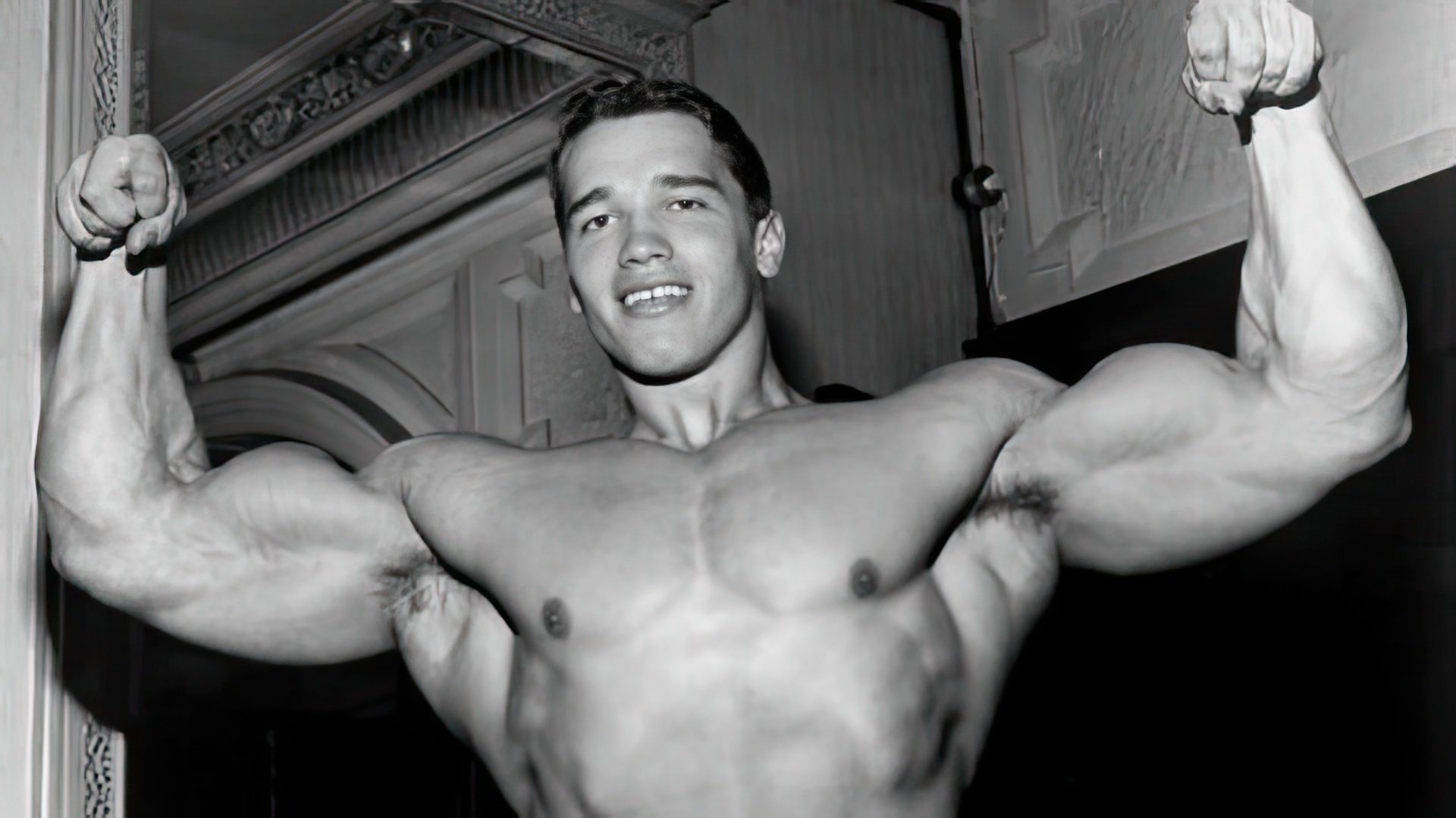 18-year-old Schwarzenegger demonstrates physical fitness (1965)