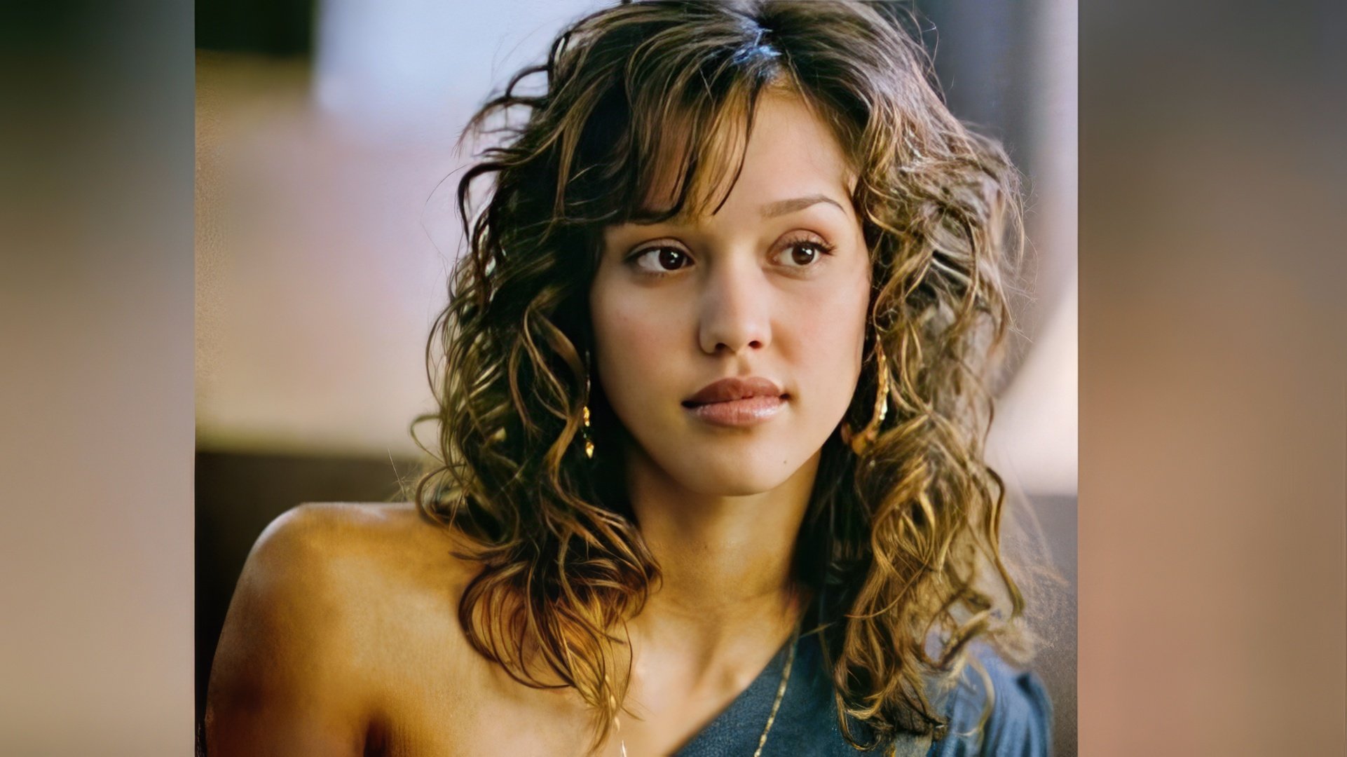 Young Jessica Alba (still from the movie 'Honey')