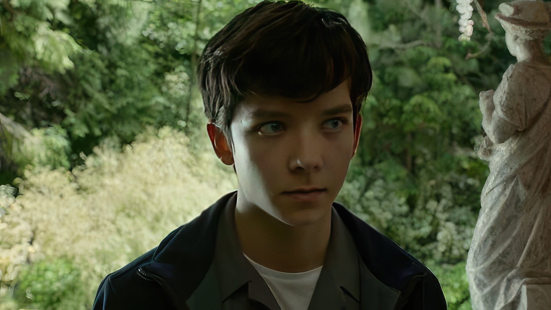 'Miss Peregrine's Home for Peculiar Children': Asa Butterfield as Jake