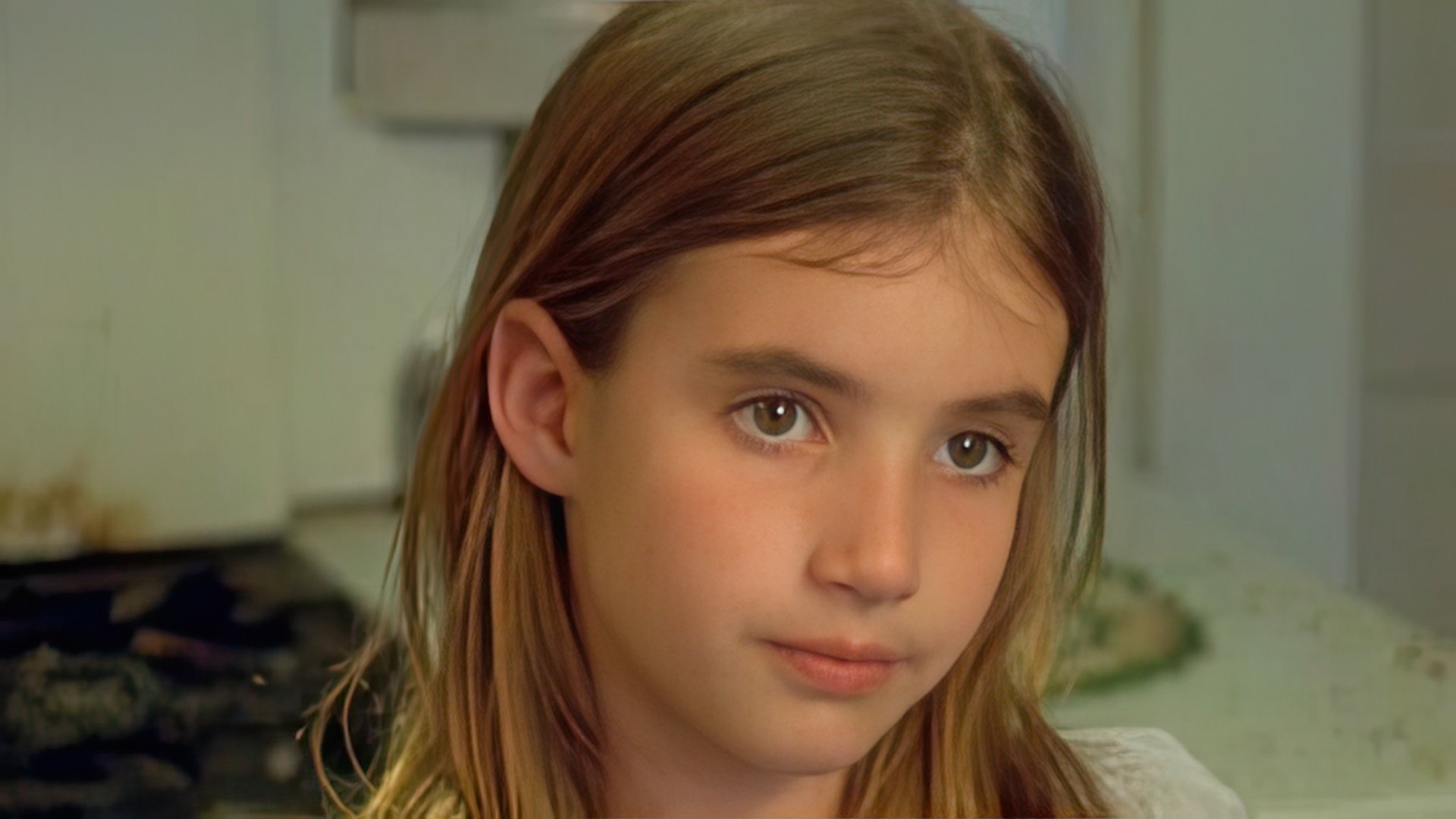 Emma Roberts' first significant role (Blow, 2001)