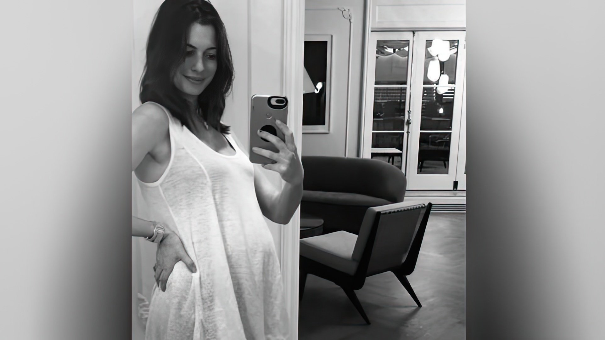 Anne Hathaway Pregnant with Her Second Child