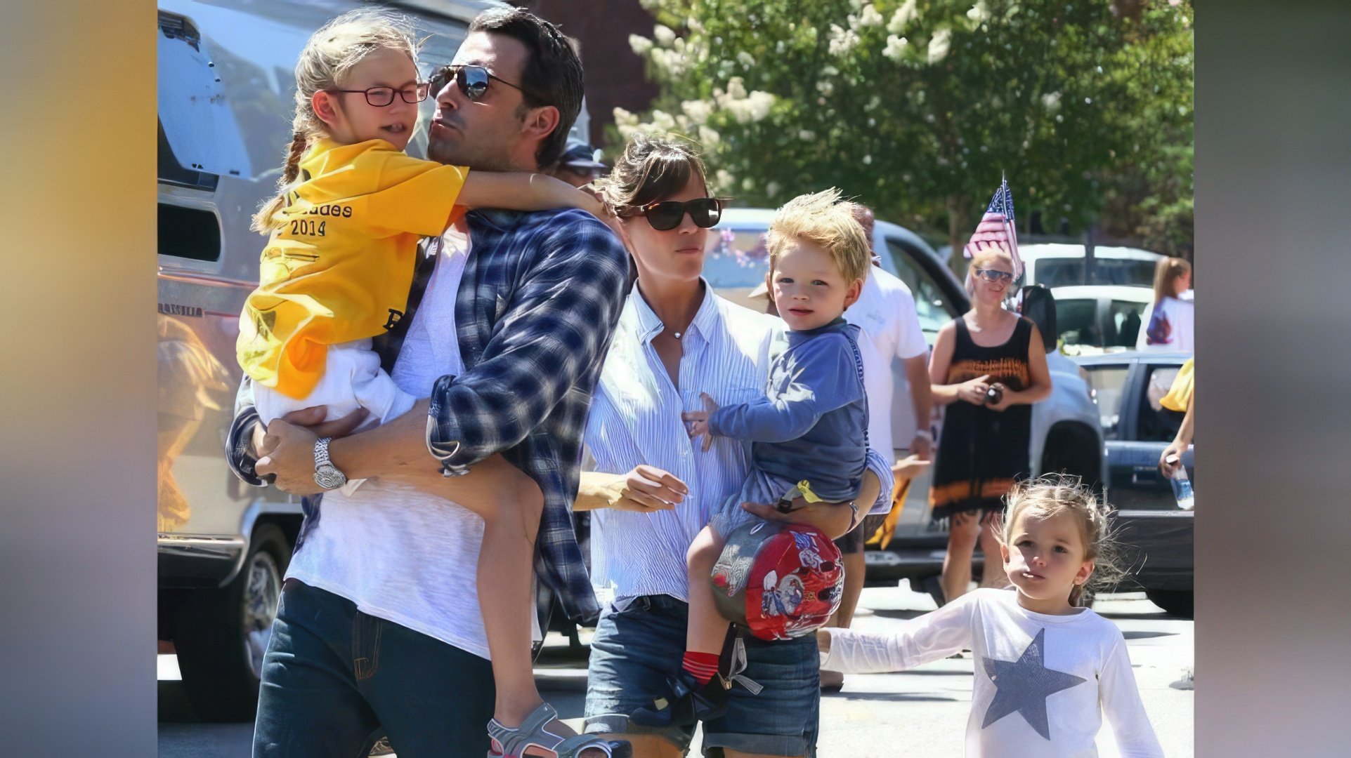 Ben Affleck with his wife and children