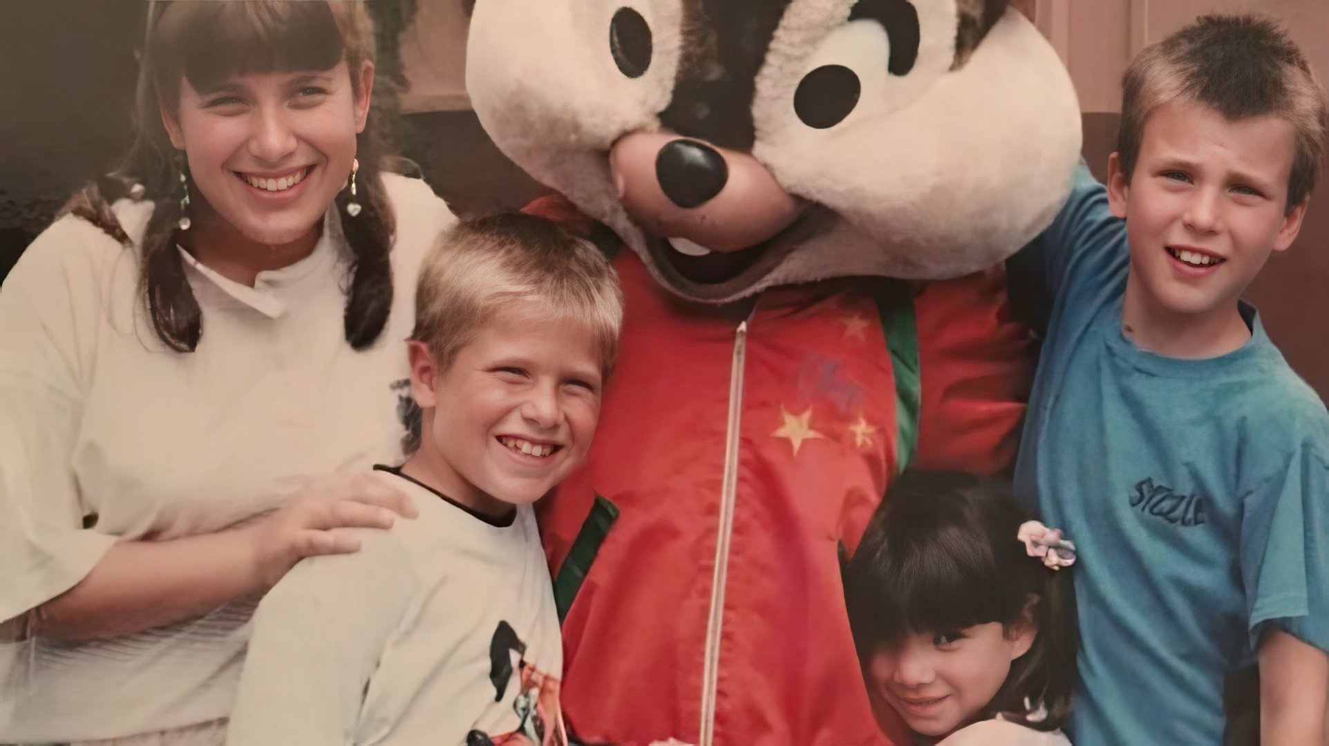 Chris Evans with his brother and sisters