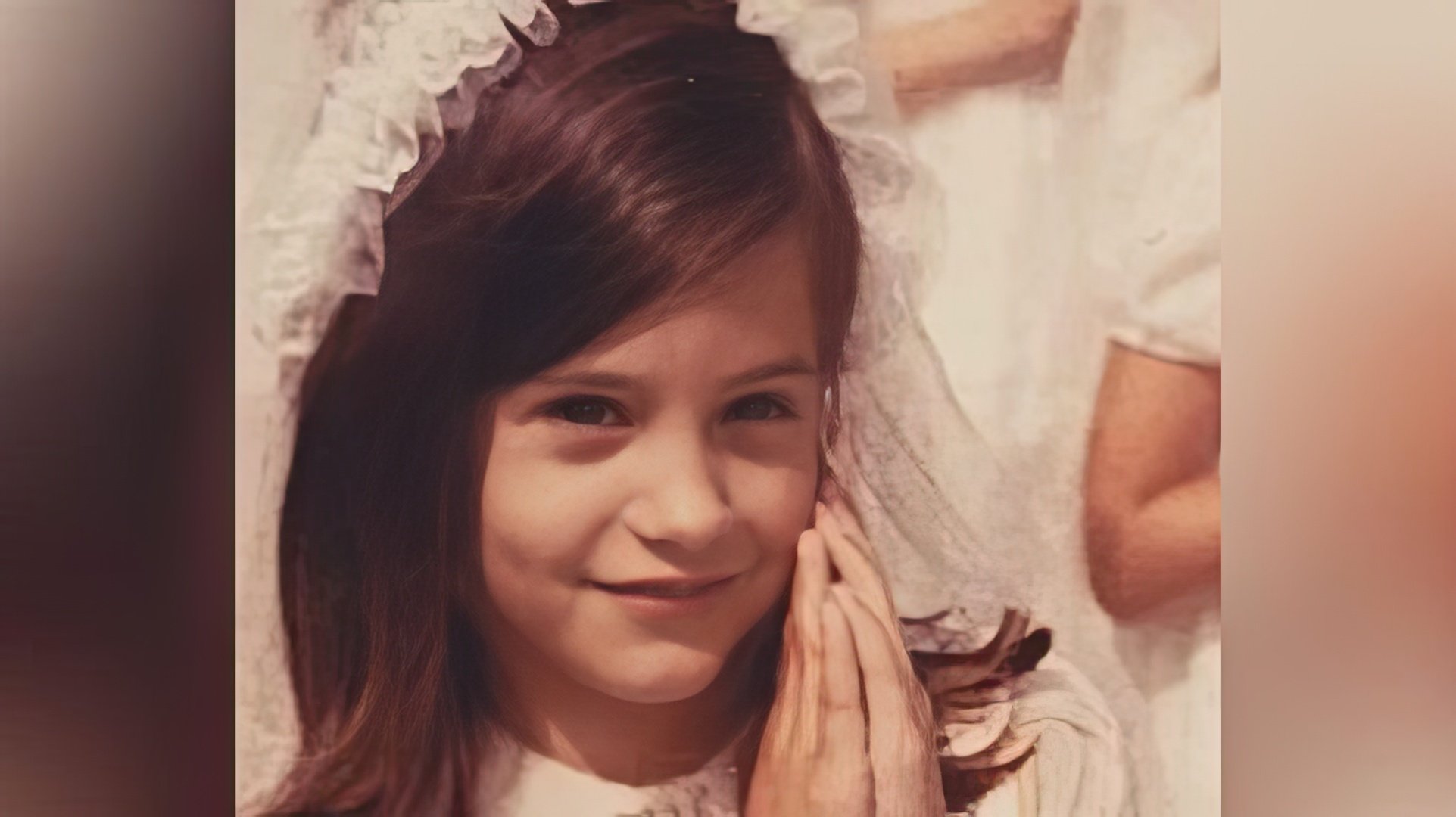 Courtney Cox as a child
