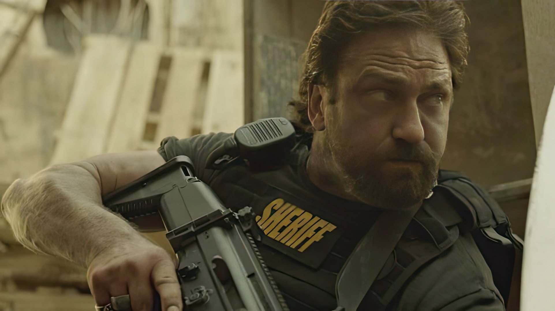 Gerard Butler in the movie "Den of Thieves"