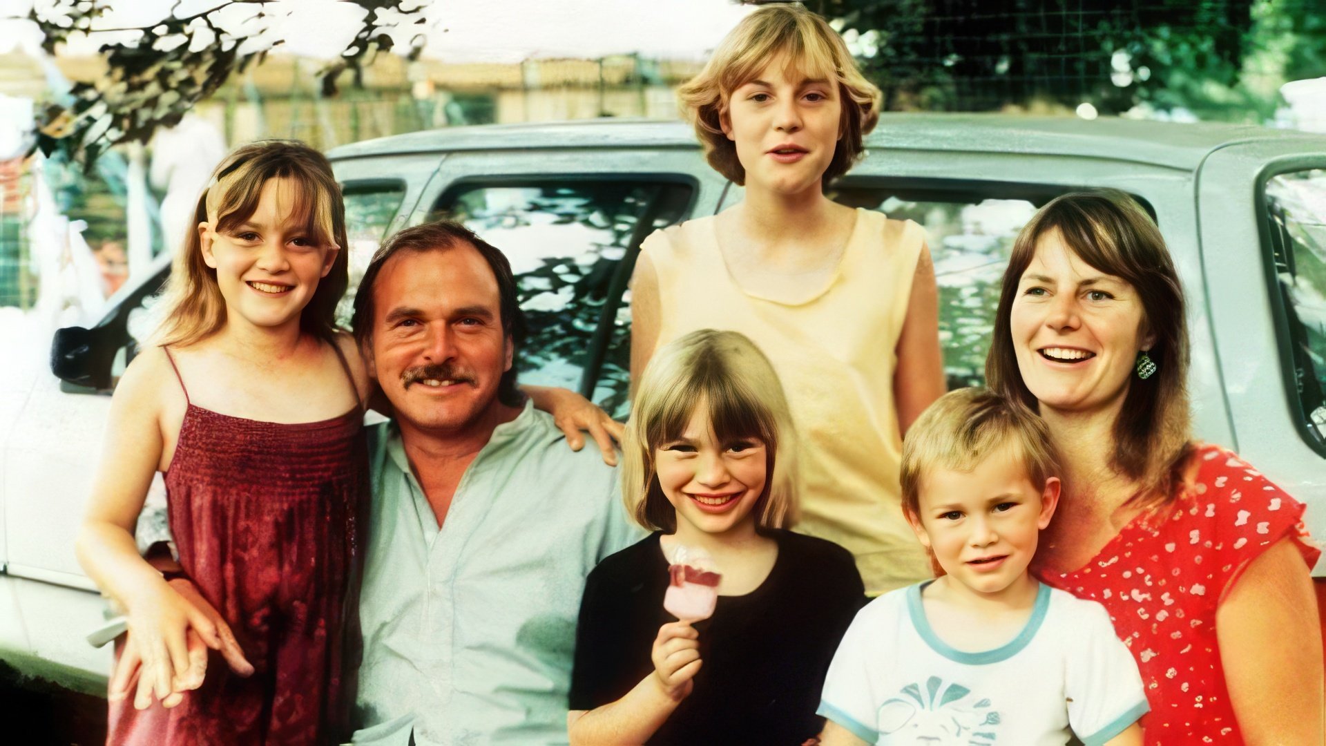 Kate Winslet with her parents, sisters, and brother