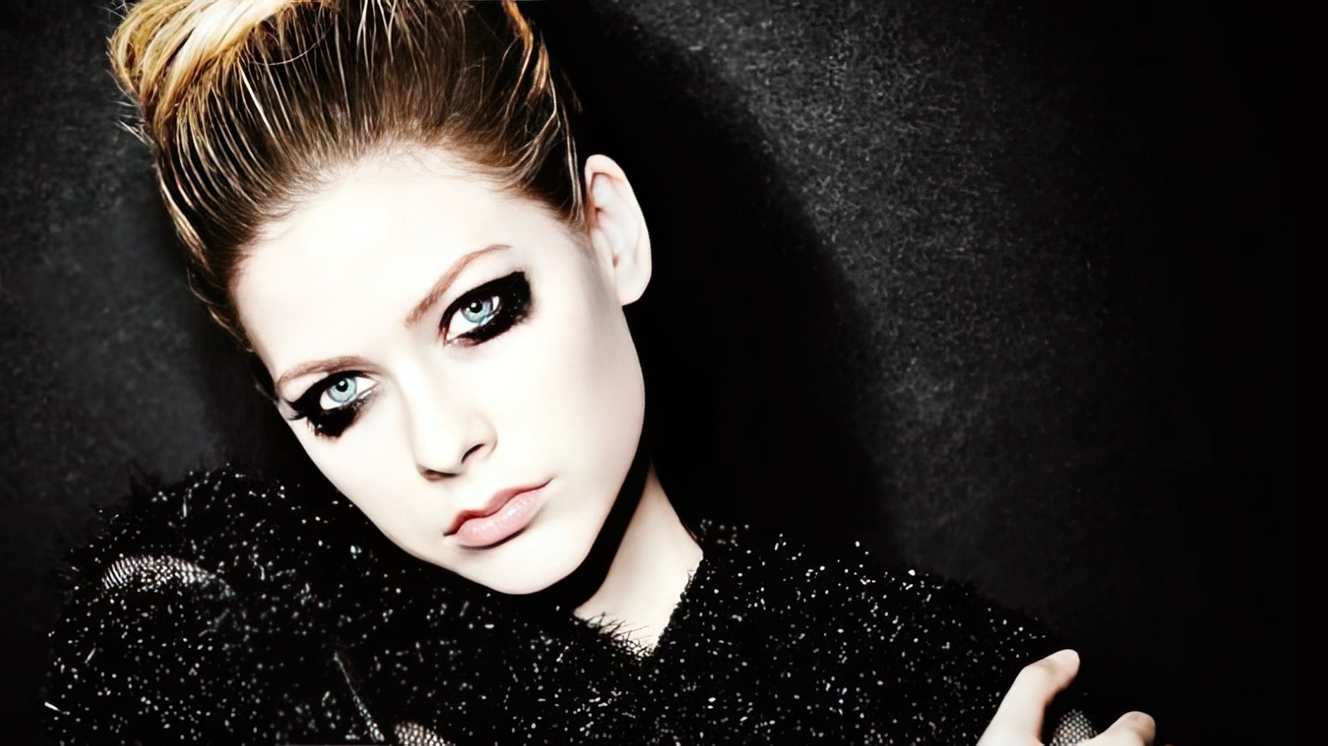 Photo session for the cover of the album 'Avril Lavigne'