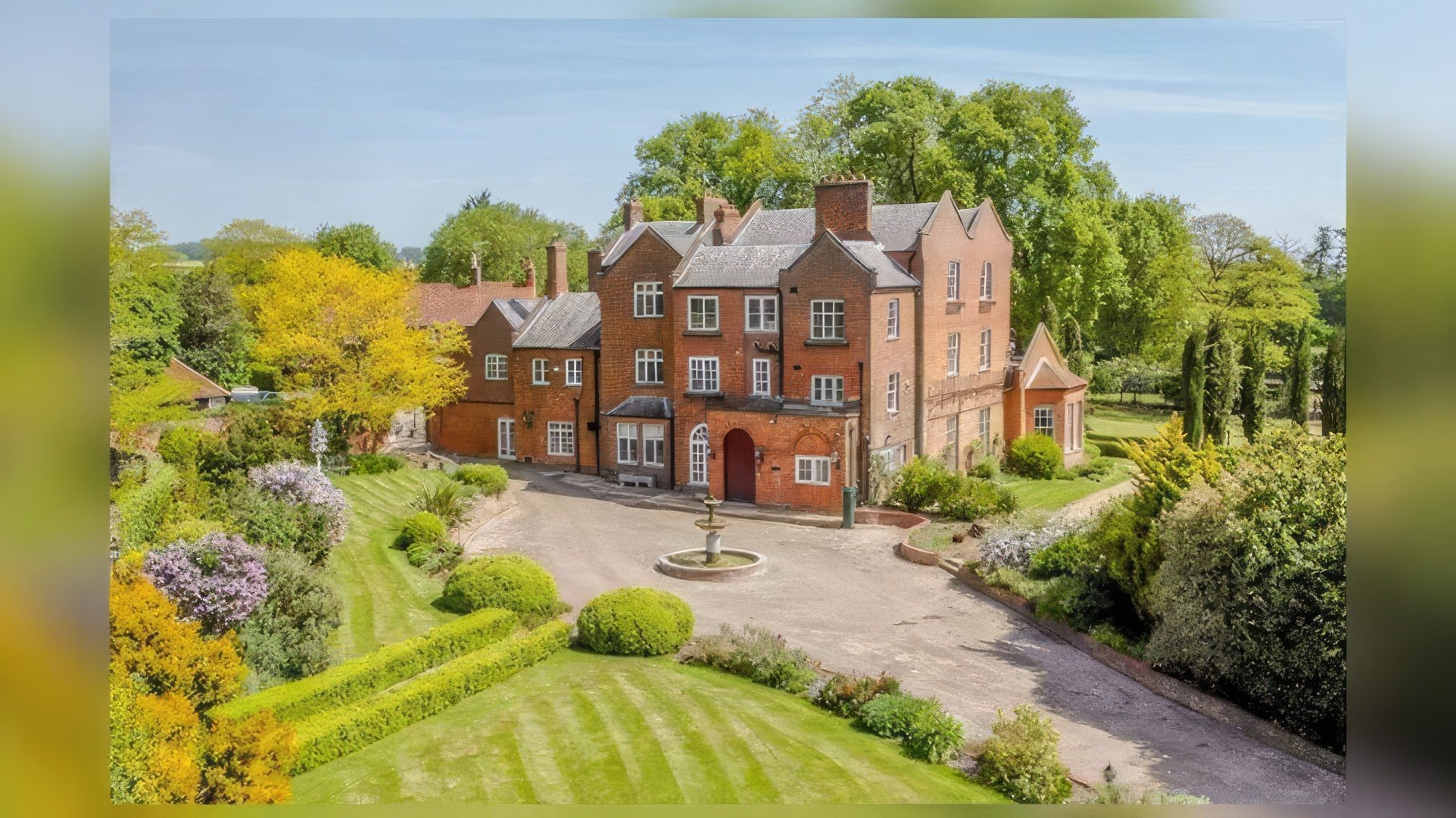 Rupert Grint's 6 million pounds mansion