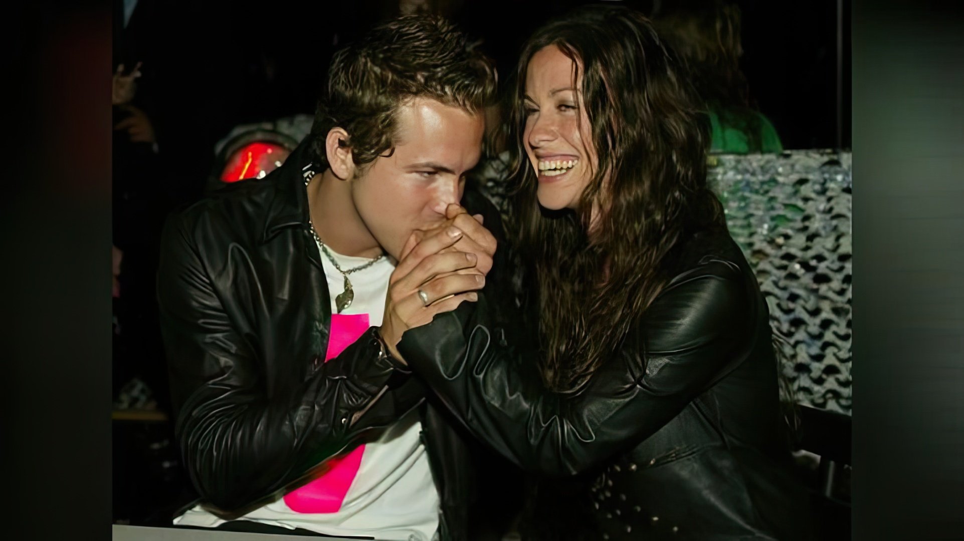 Ryan Reynolds dated Alanis Morissette