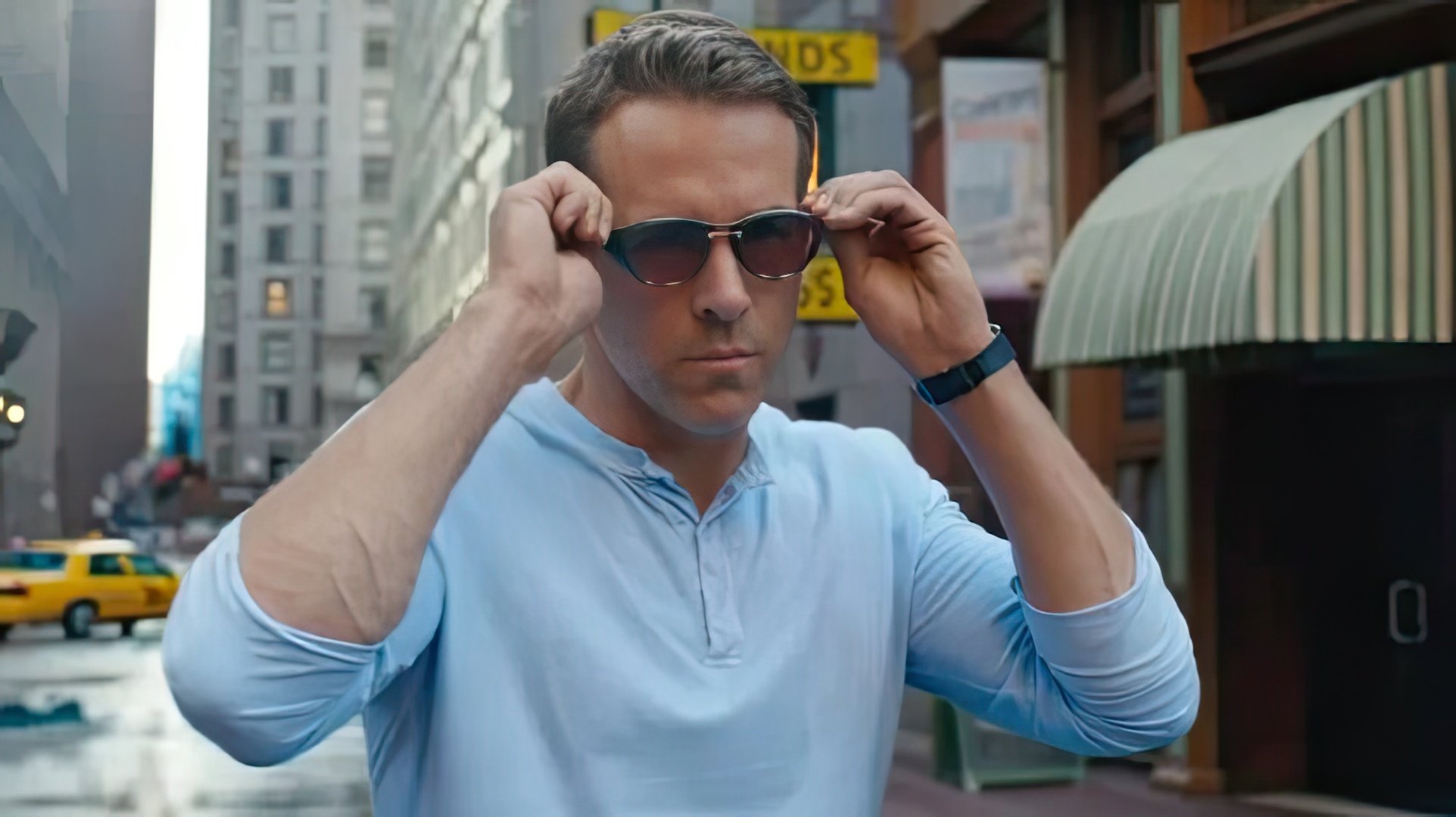 Ryan Reynolds in the movie Free Guy