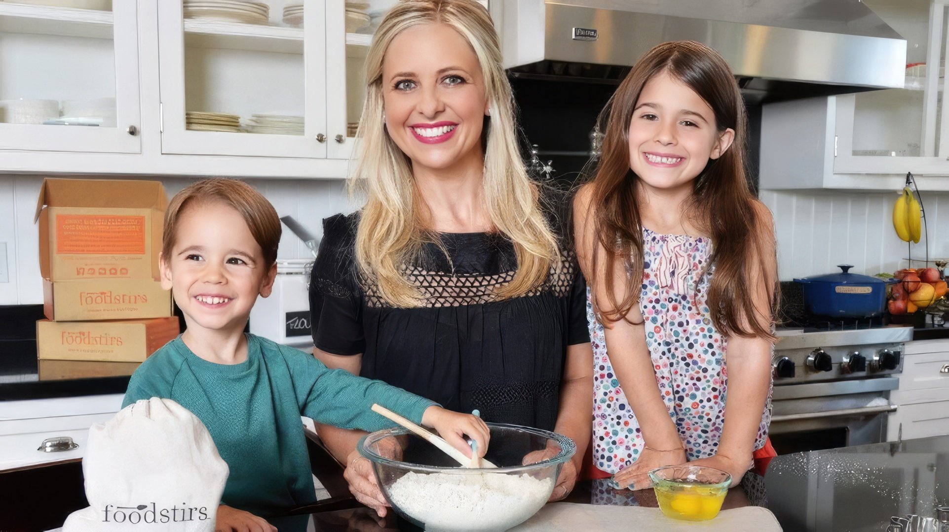 Sarah Michelle Gellar with her children