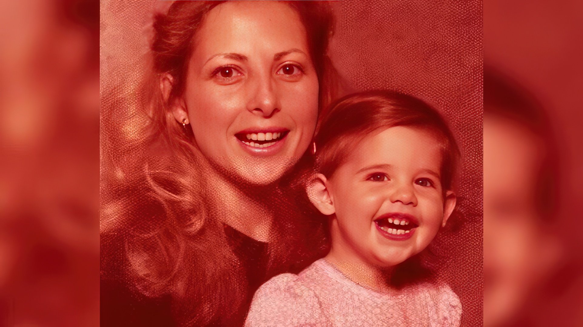 Sarah Michelle Gellar with her mom