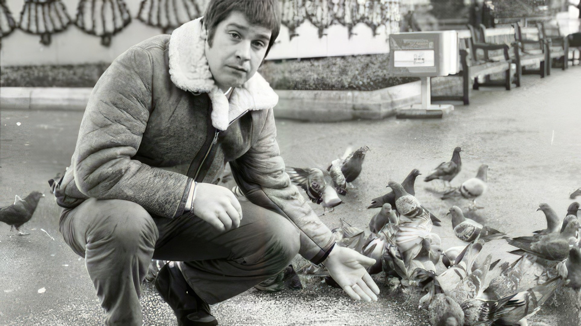 Ozzy Osbourne feeds pigeons