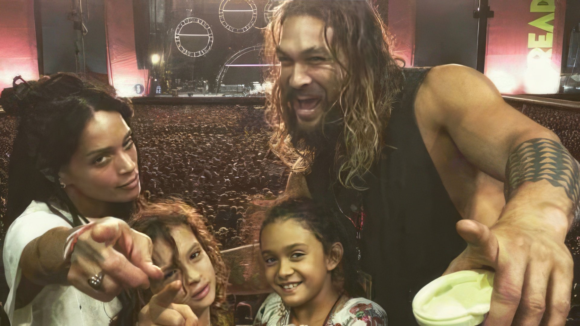 Jason Momoa with his wife and children