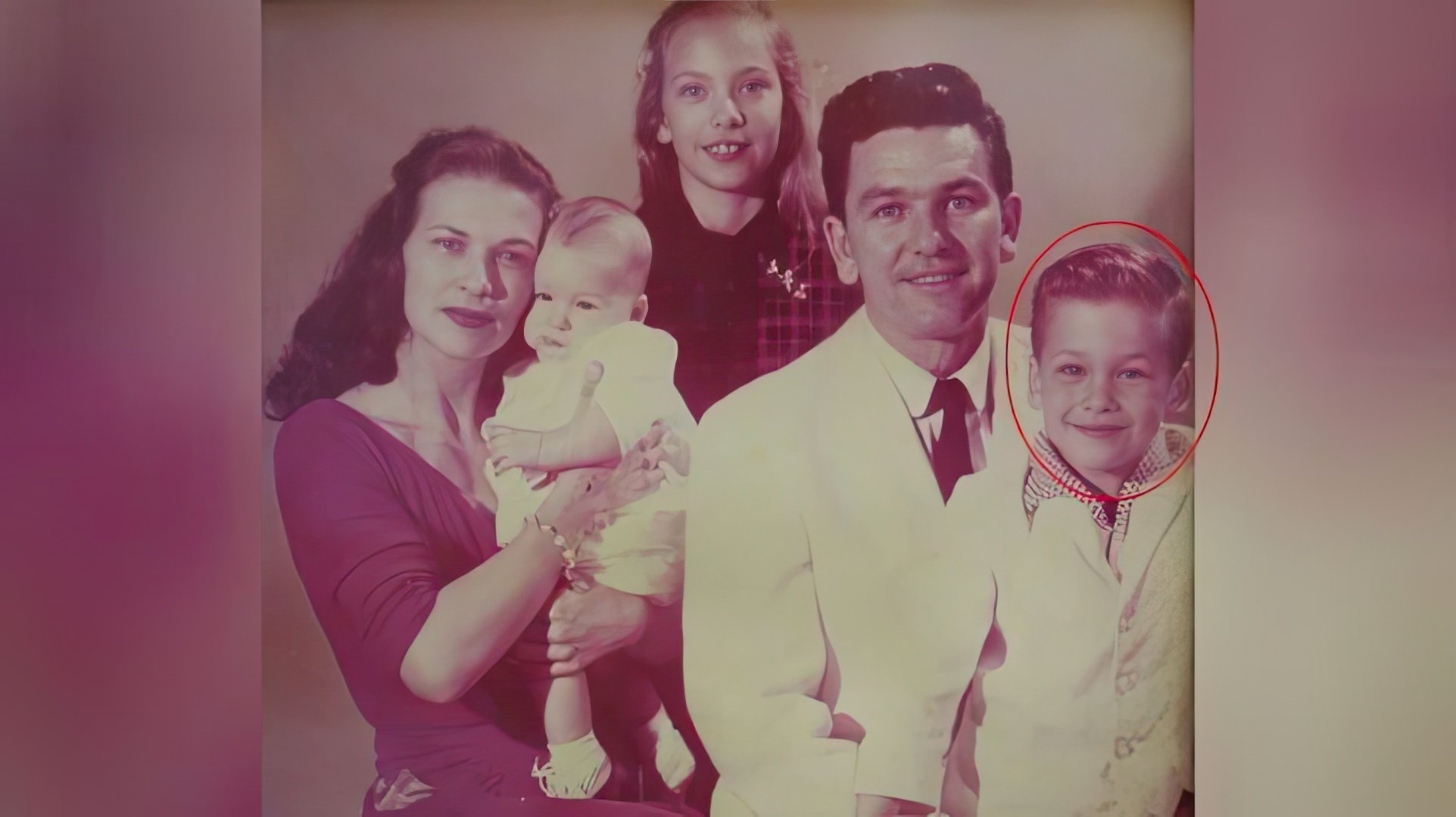 Patrick Swayze with his parents, older sister, and brother Donny