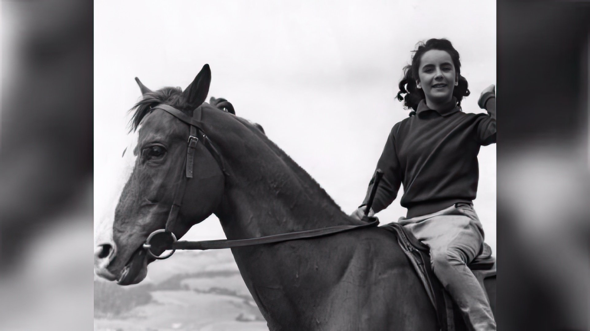 As a reward for filming, the producers gave the actress a horse