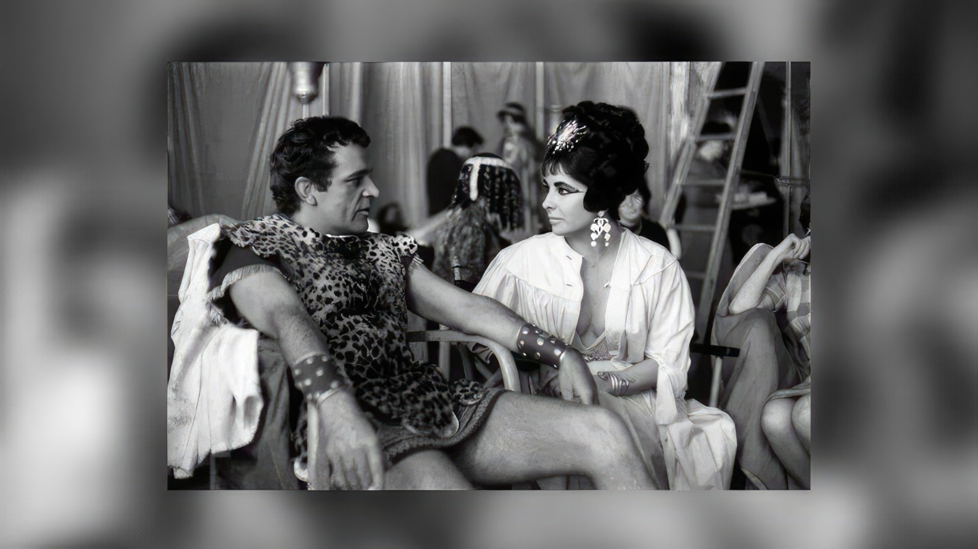 Elizabeth Taylor and Richard Burton on the set of 'Cleopatra'