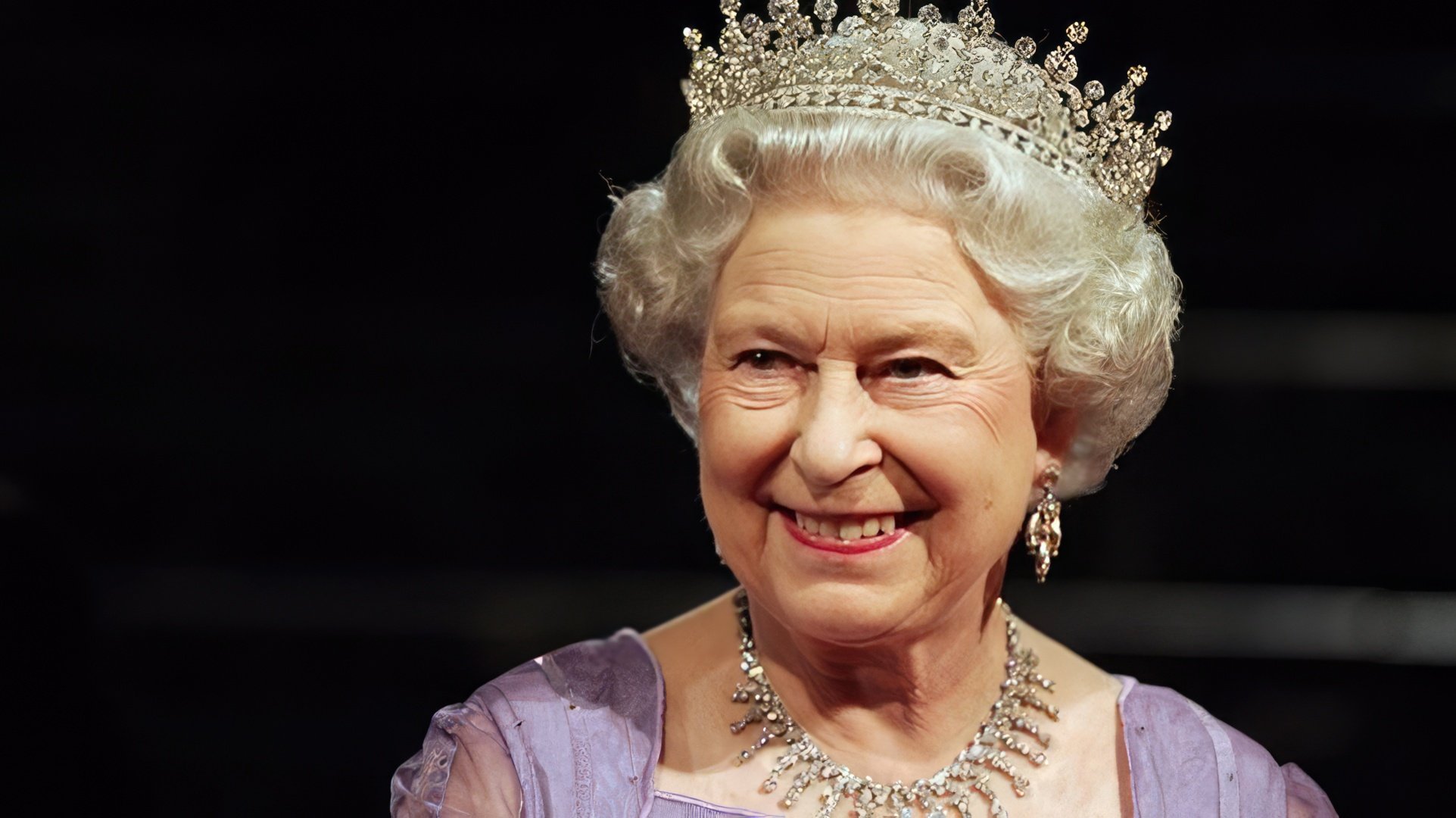 Queen Elizabeth II biography, children, young, husband, family, age of ...