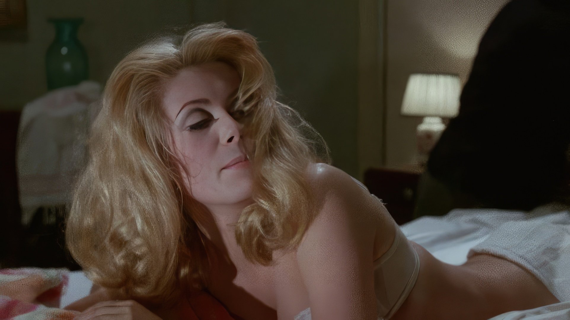 A shot from the movie Belle de Jour