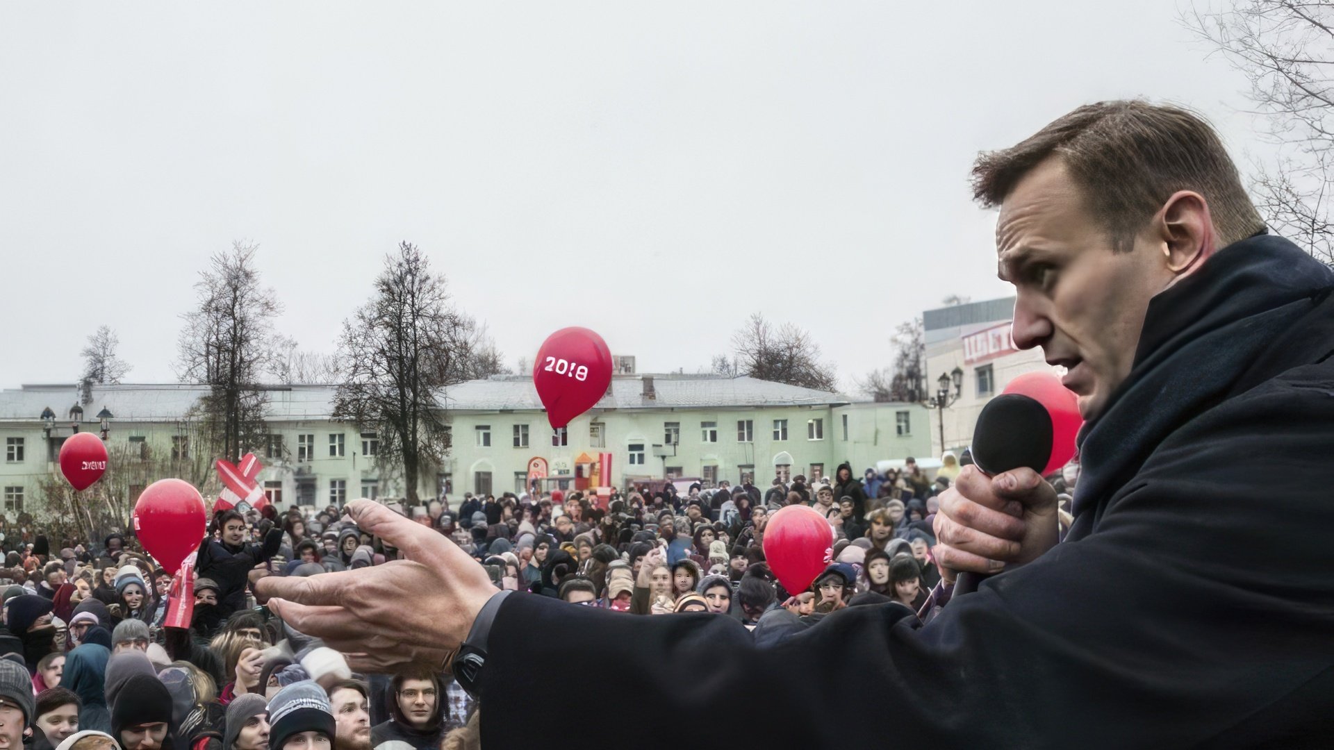 Alexei Navalny addresses voters