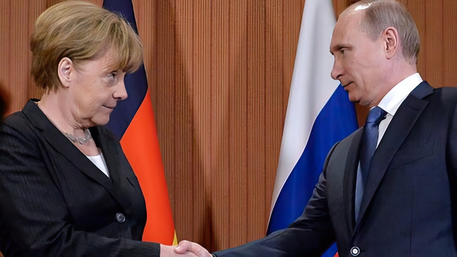 Angela Merkel and Vladimir Putin