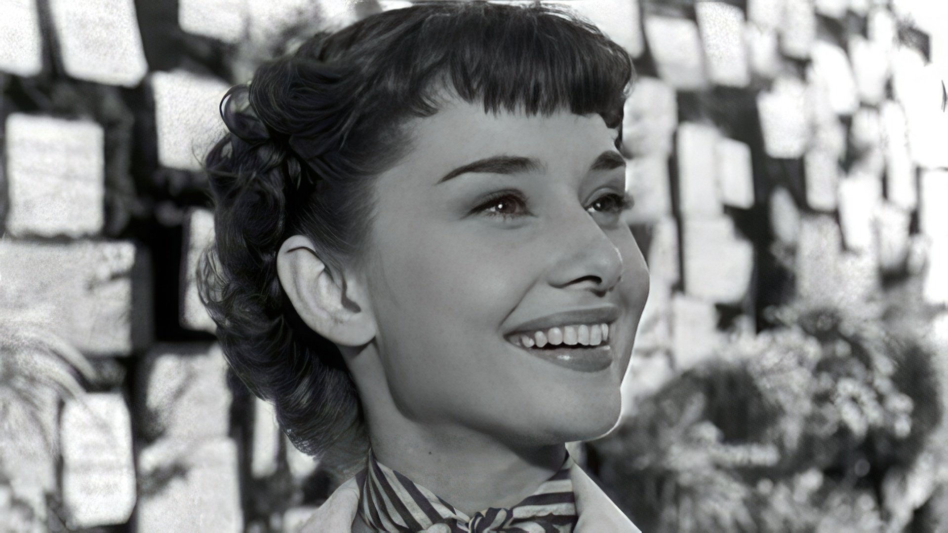 Audrey Hepburn starred in the melodrama 'Roman Holiday' which made her beloved by the whole world