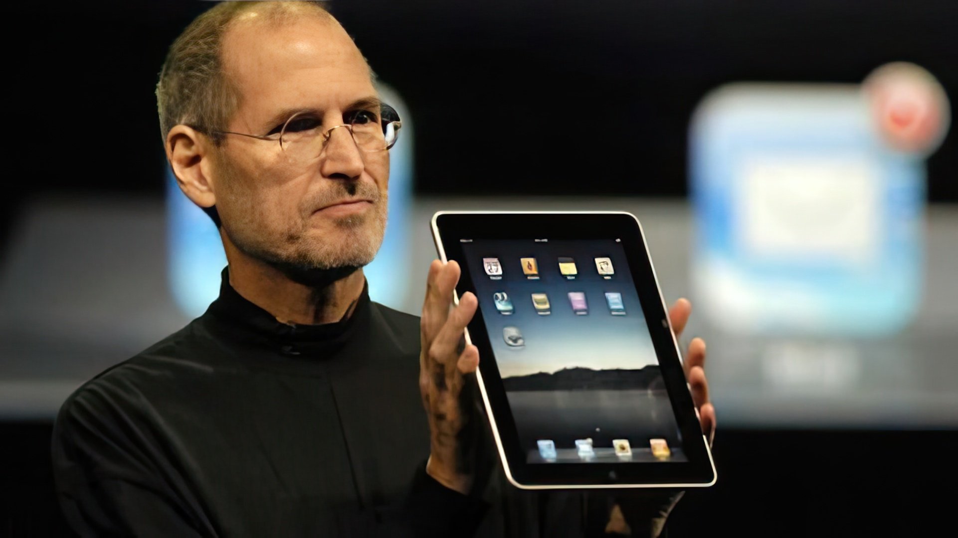 Steve Jobs presents the first iPad
