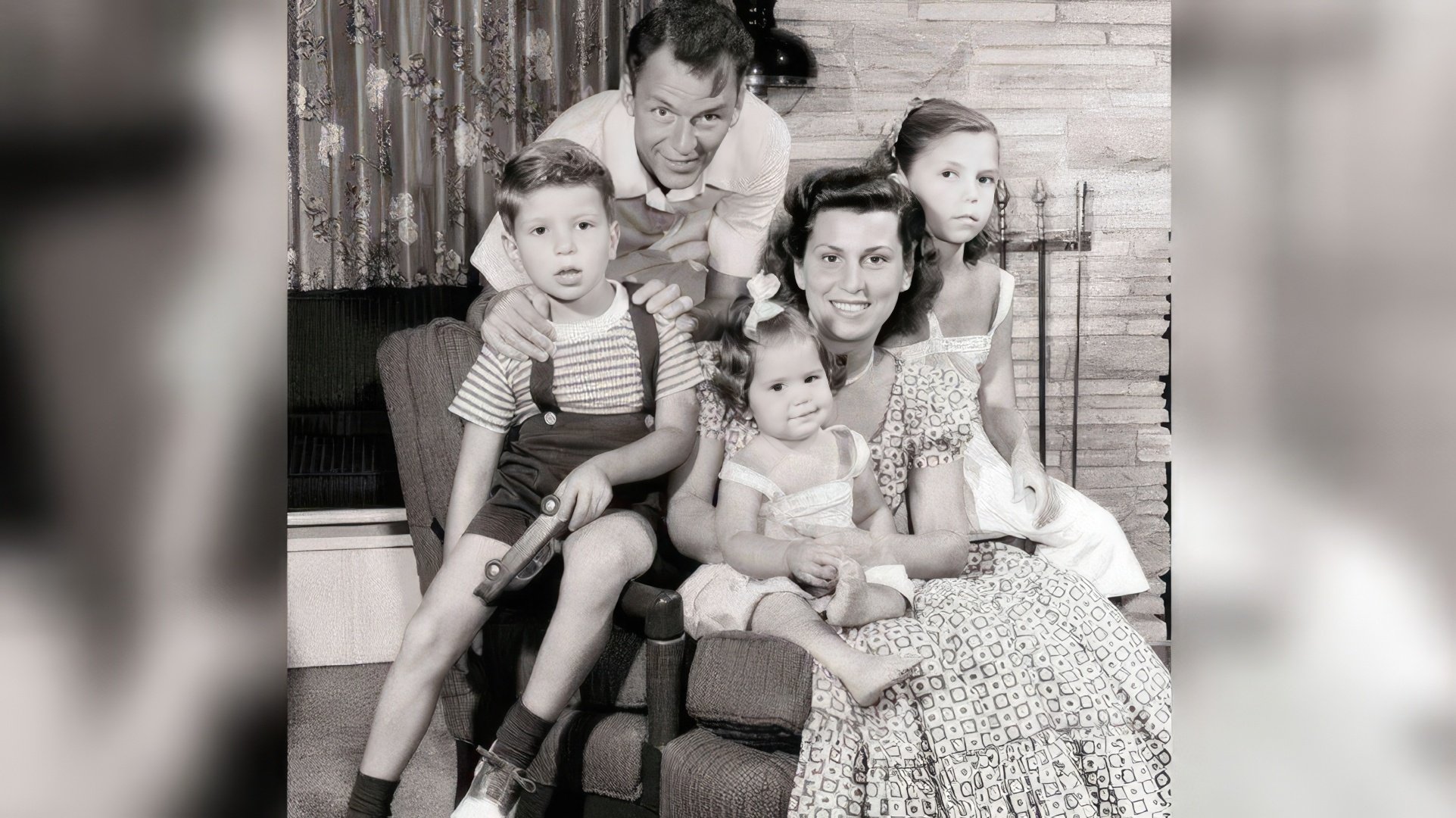 Frank Sinatra with his wife and children