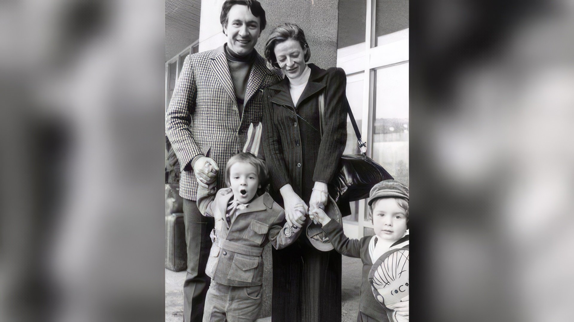 Maggie Smith with her first husband and their children