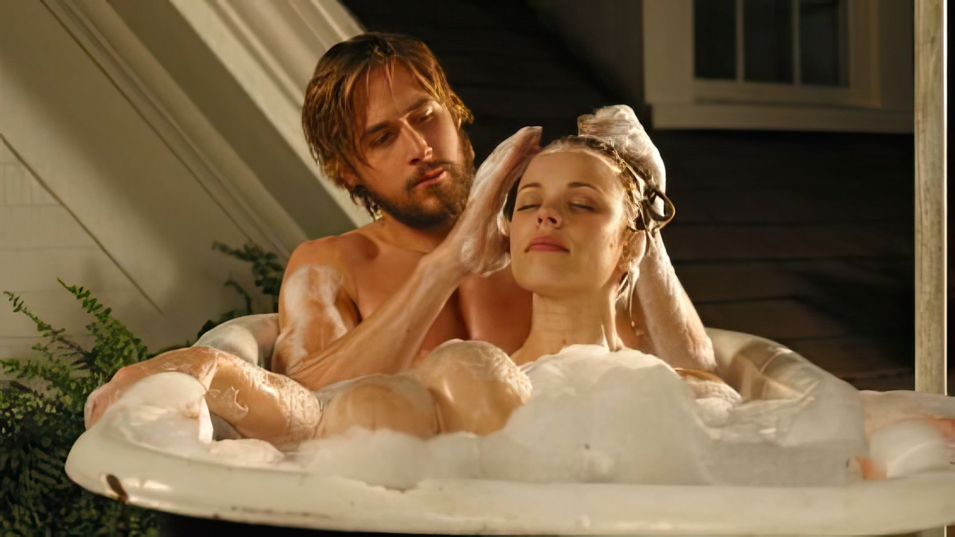 Rachel McAdams and Ryan Gosling played a couple and then started dating