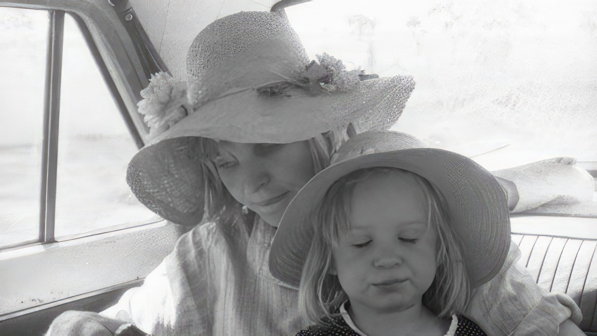 Sia with her mom